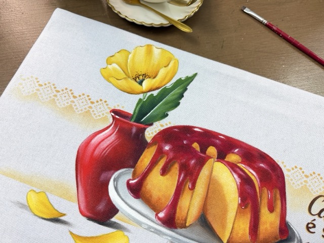 Peça pintada à mão 3